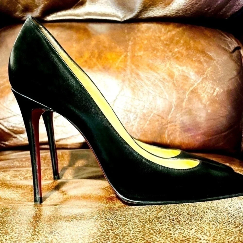Christian Louboutin Pigalle Follies pumps 100mm Black Napa leather. EU37.5